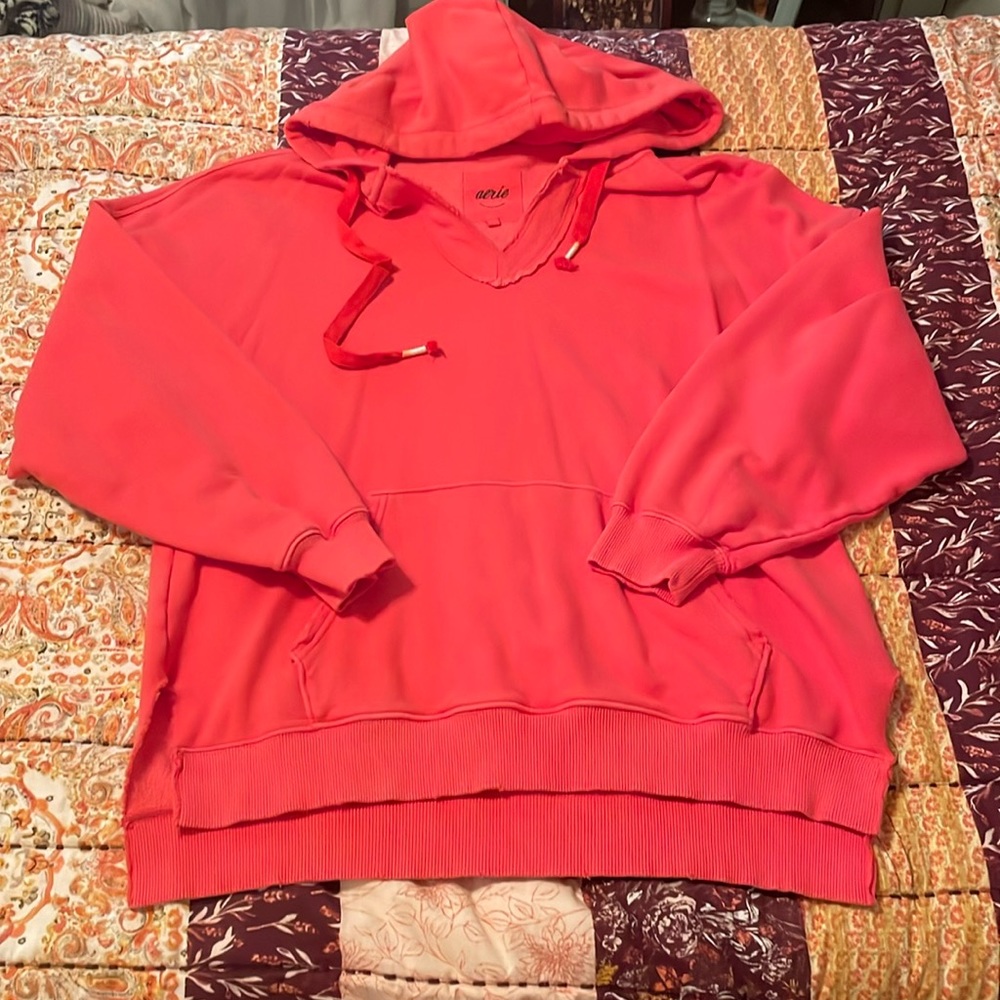 Woman’s hoodie with v cut detail